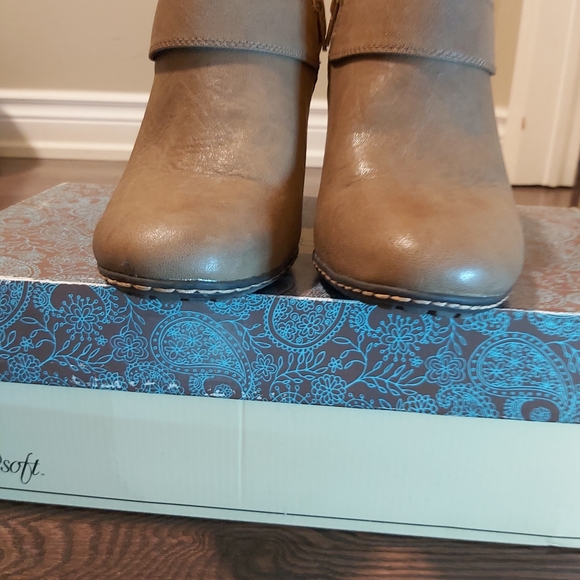 Euro soft Shannon women's tan booties size 10 - Picture 13 of 16